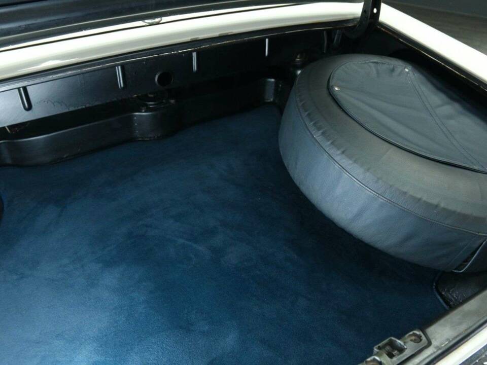 Image 35/50 of Mercedes-Benz 280 SL (1968)