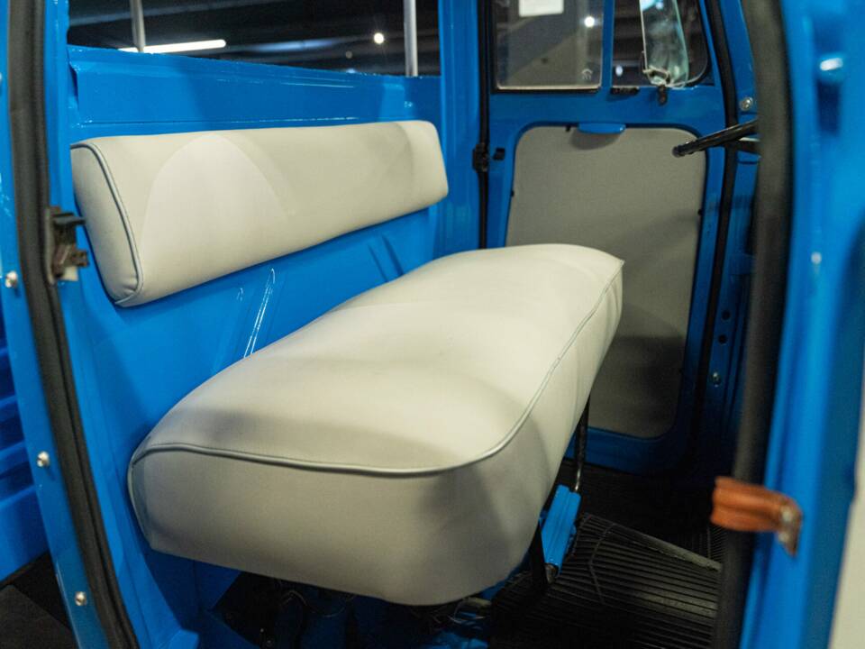 Bild 21/29 von Piaggio Vespa APE 600 MP (1976)
