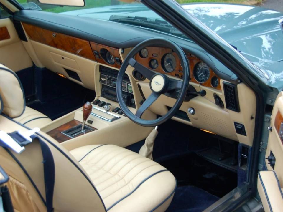 Image 21/27 of Aston Martin V8 Volante (1979)