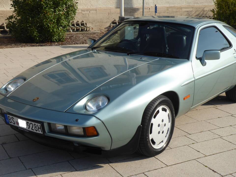 Afbeelding 1/67 van Porsche 928 S (1985)
