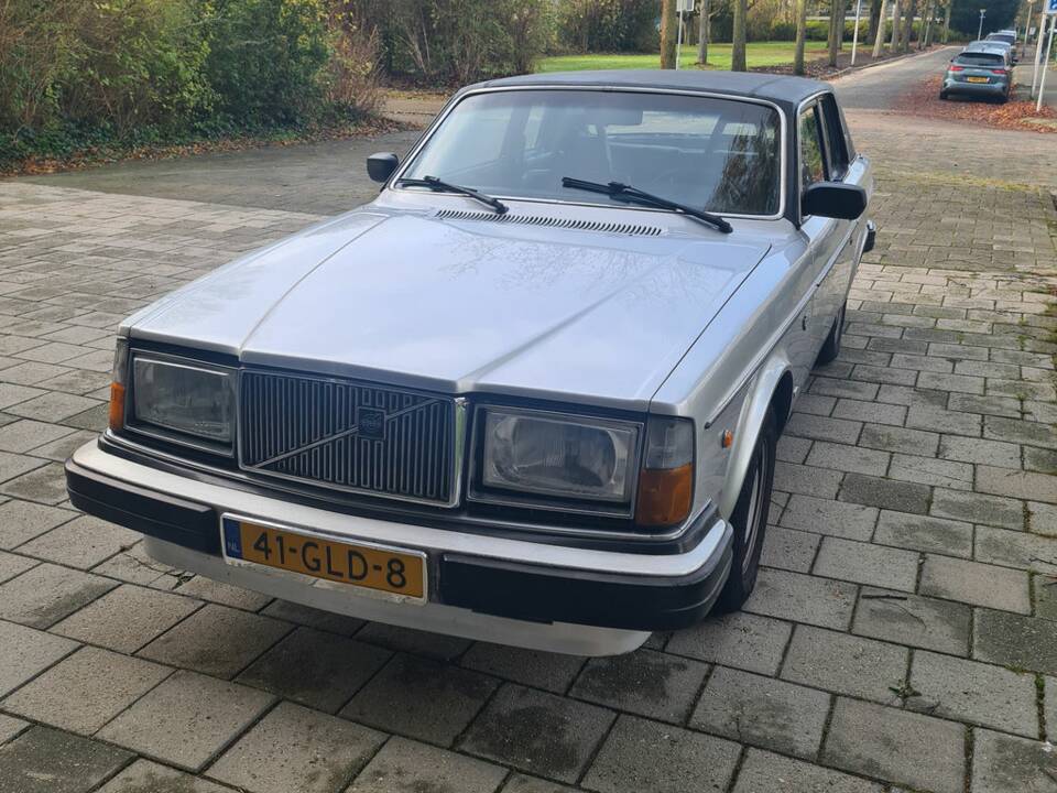 Image 3/8 de Volvo 262 C Bertone (1979)