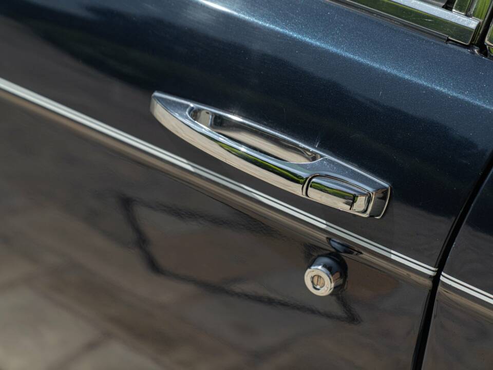Image 21/50 of Bentley Mulsanne SWB (1985)