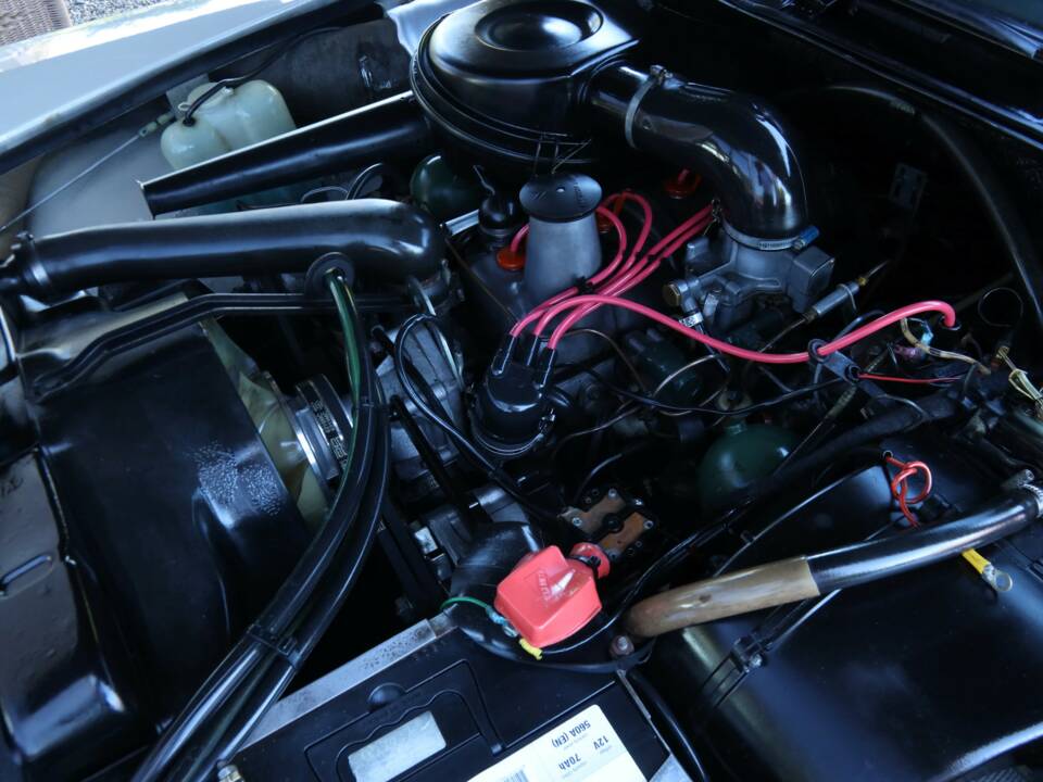 Image 34/50 of Citroën DS 20 Pallas (1971)