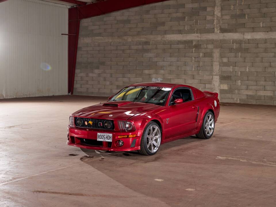 Image 16/68 of Ford Mustang GT (2005)