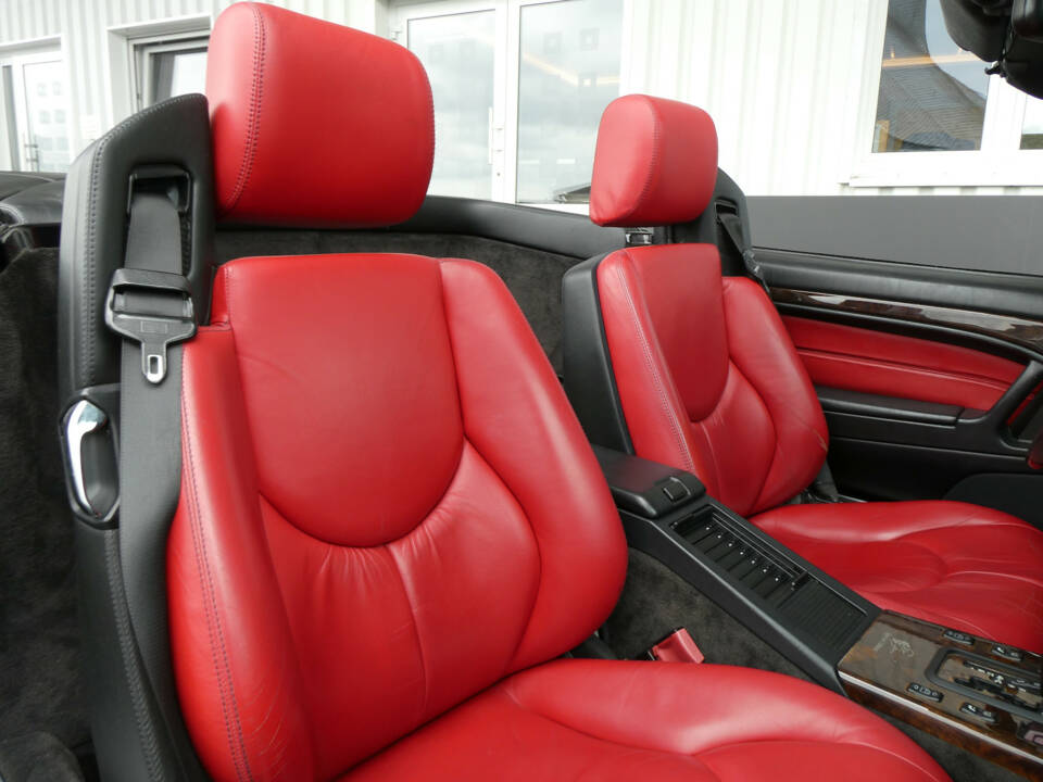 Image 14/28 of Mercedes-Benz SL 500 (1998)