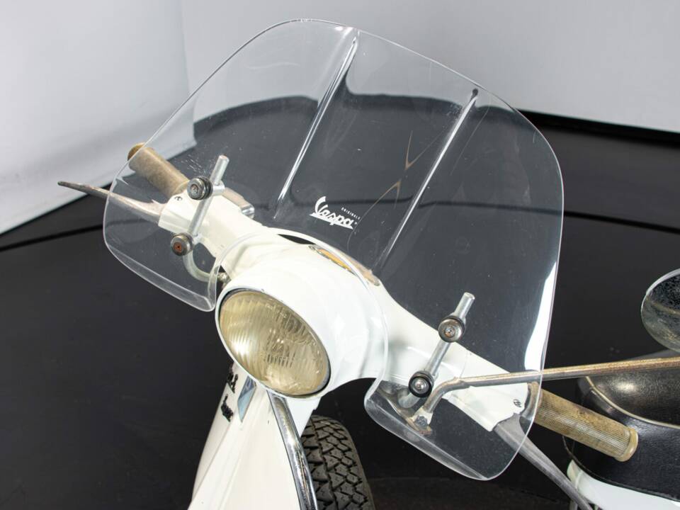 Bild 43/50 von Piaggio Vespa 125 Super (1966)