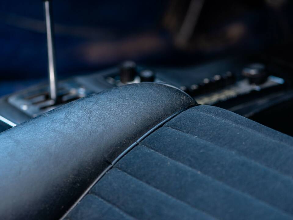 Image 19/50 of Ferrari Dino 308 GT4 (1977)