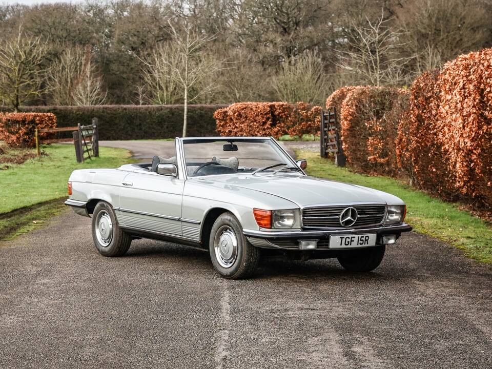 Image 8/40 of Mercedes-Benz 450 SL (1977)
