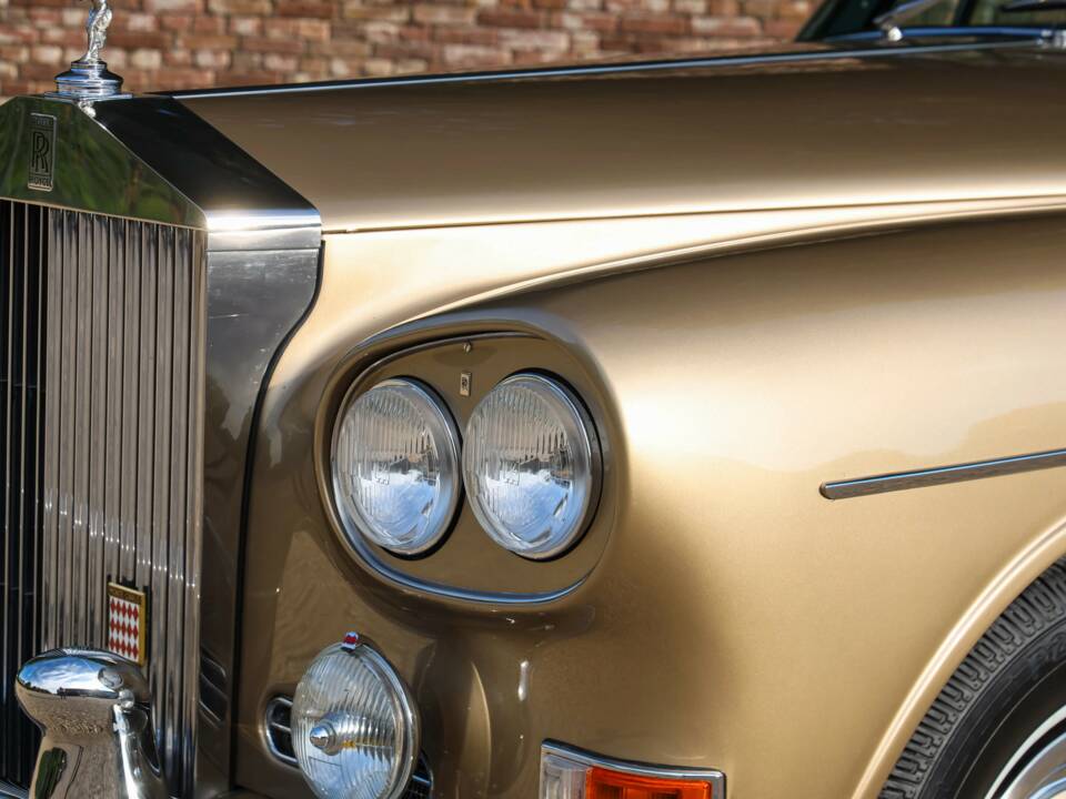 Image 25/50 of Rolls-Royce Silver Cloud III "Chinese Eyes" (1965)