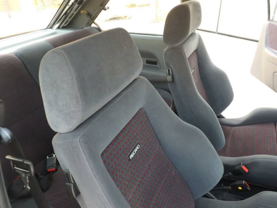 Immagine 41/50 di Ford Escort turbo RS (1987)