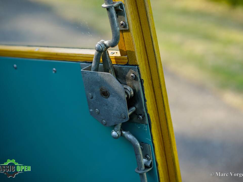Image 27/34 de Morris Minor 1000 Traveller (1971)