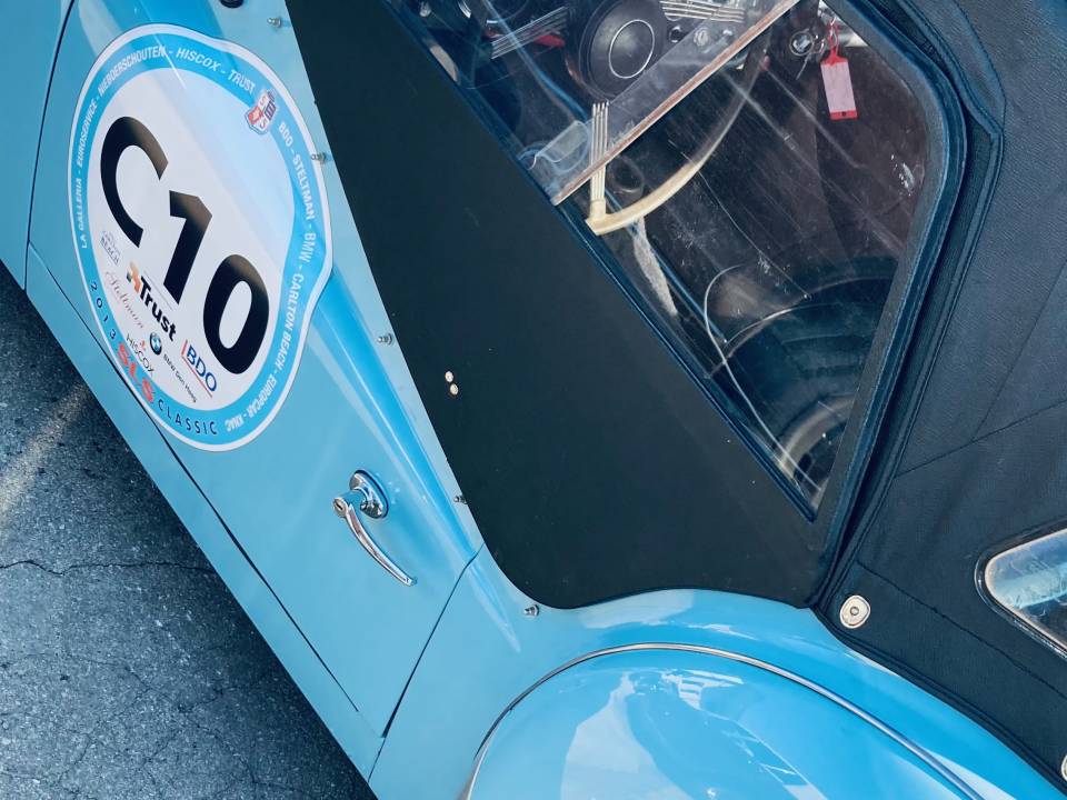 Image 19/42 of Triumph TR 3A (1960)