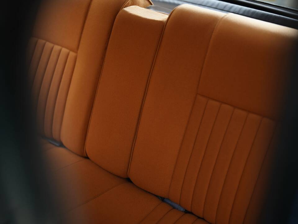 Image 51/83 of Alfa Romeo 1750 Berlina (1970)