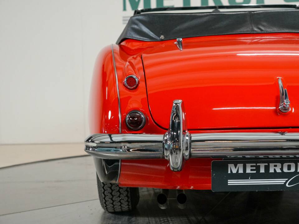Image 16/50 of Austin-Healey 3000 Mk II (BJ7) (1964)