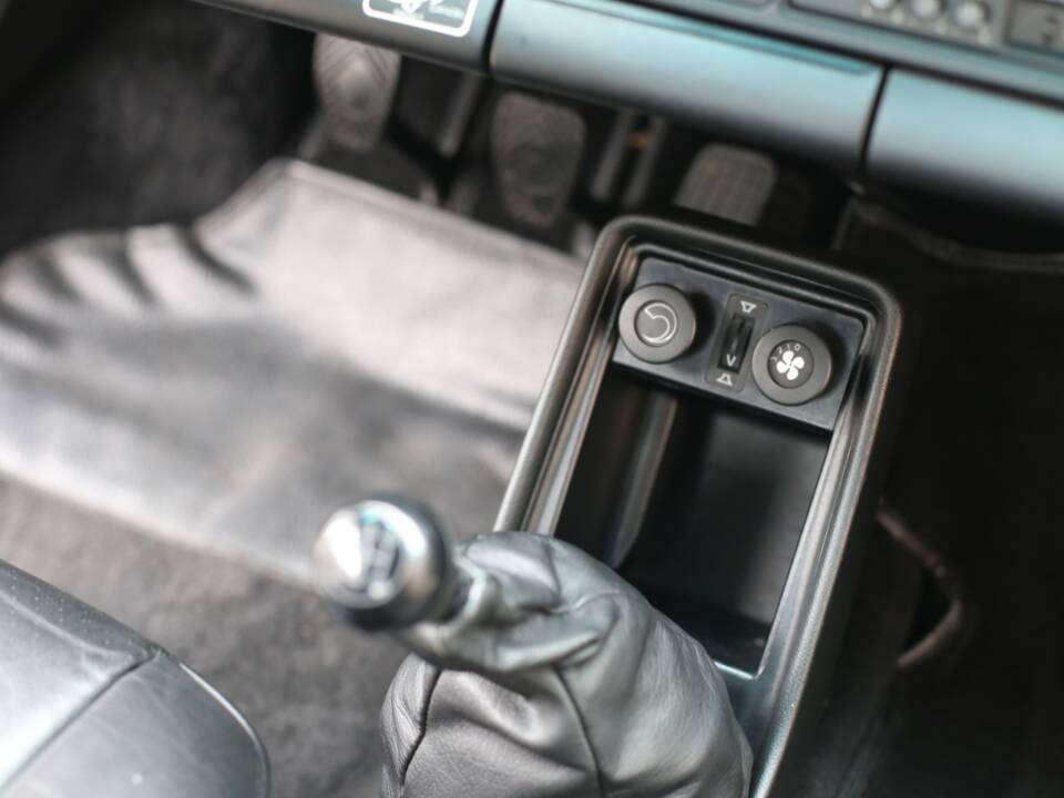 Image 23/43 of Porsche 911 Carrera 3.2 (1985)