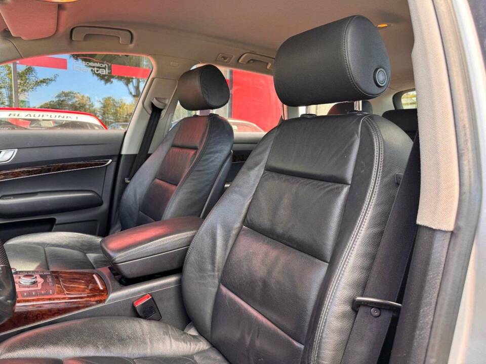Immagine 12/18 di Audi A6 4.2 FSI allroad quattro (2007)