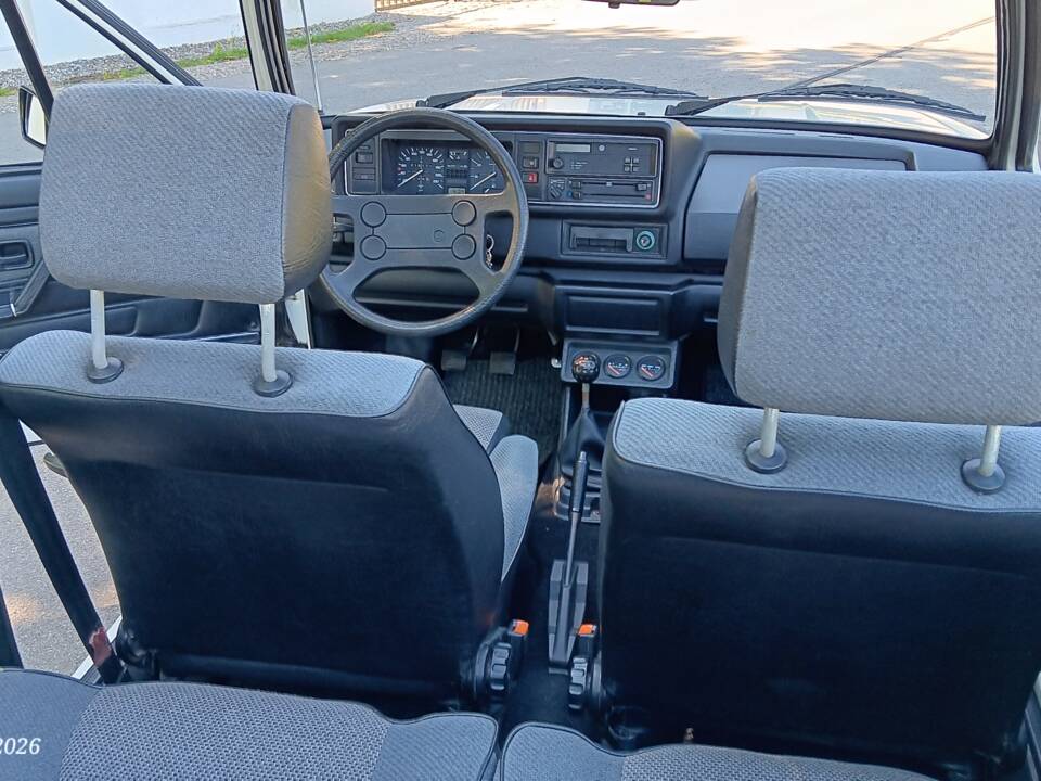 Bild 38/55 von Volkswagen Golf I Cabrio 1.8 (1985)