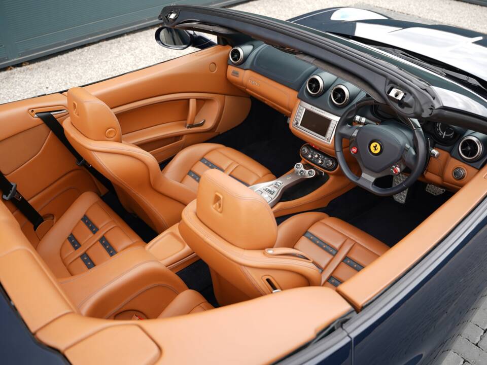 Image 12/50 de Ferrari California (2012)