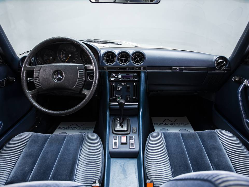 Image 13/31 de Mercedes-Benz 450 SLC (1977)