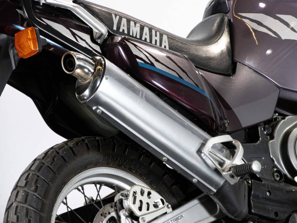 Image 11/50 of Yamaha XTZ 750 SuperTéneré (1990)