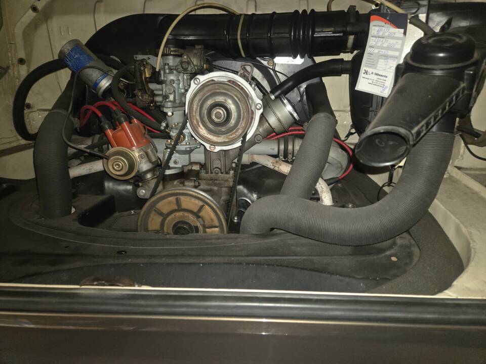 Imagen 4/13 de Volkswagen T2b minibus L (1979)