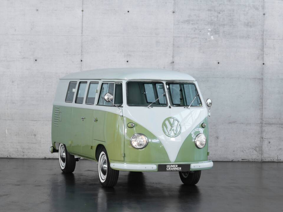 Image 3/47 of Volkswagen T1 minibus (1961)