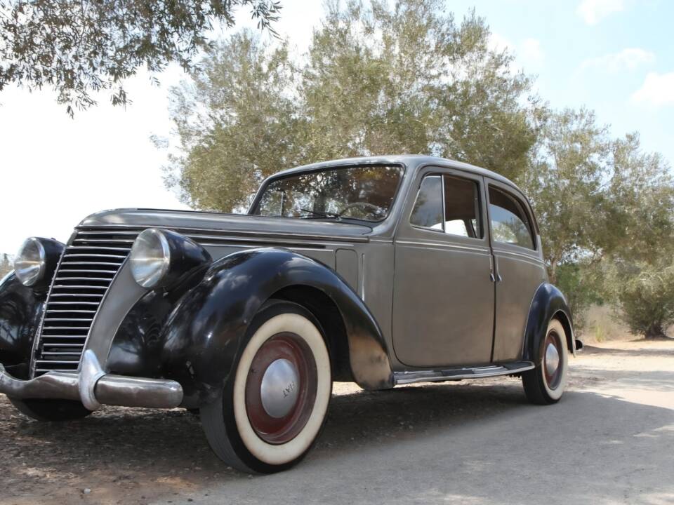 Image 4/4 of FIAT 1500 D (1949)