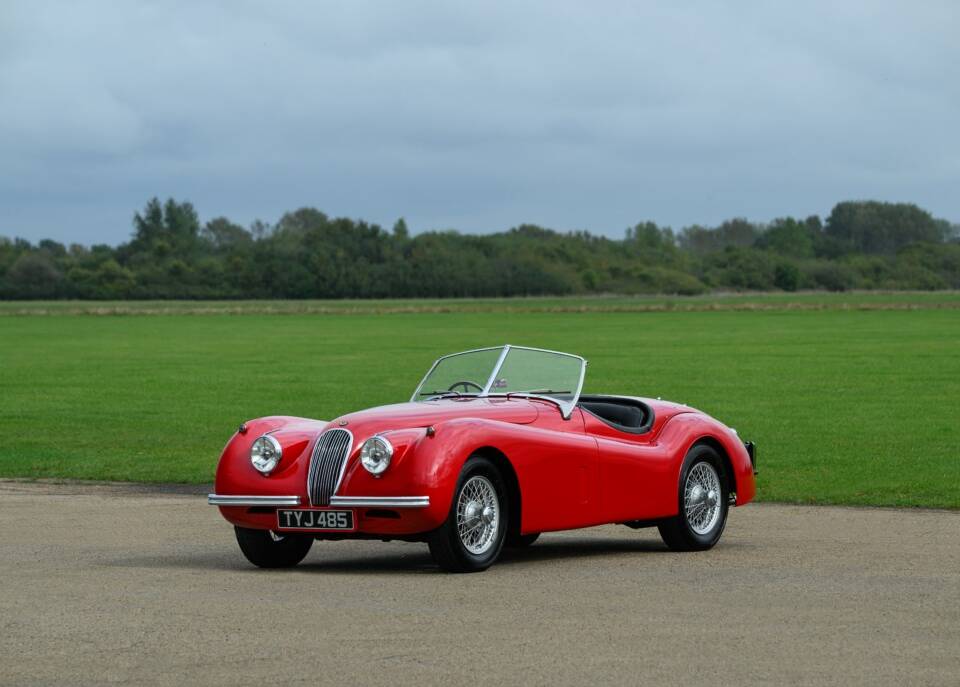 Image 9/37 of Jaguar XK 120 SE OTS (1954)