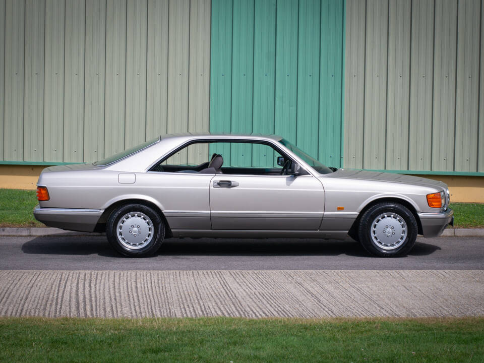 Afbeelding 4/31 van Mercedes-Benz 560 SEC (1988)