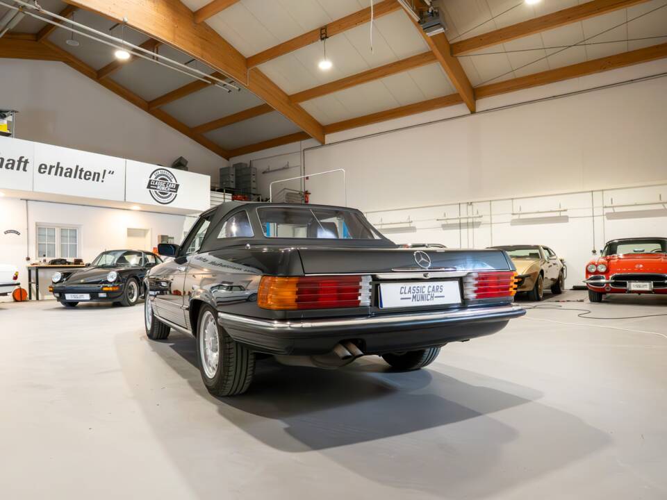 Image 4/32 of Mercedes-Benz 280 SL (1985)