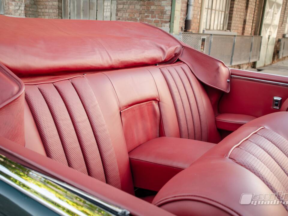 Afbeelding 11/19 van Mercedes-Benz 220 SE b (1962)