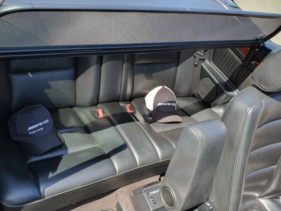 Imagen 68/94 de Mercedes-Benz 300 CE-24 3.4 AMG (1992)