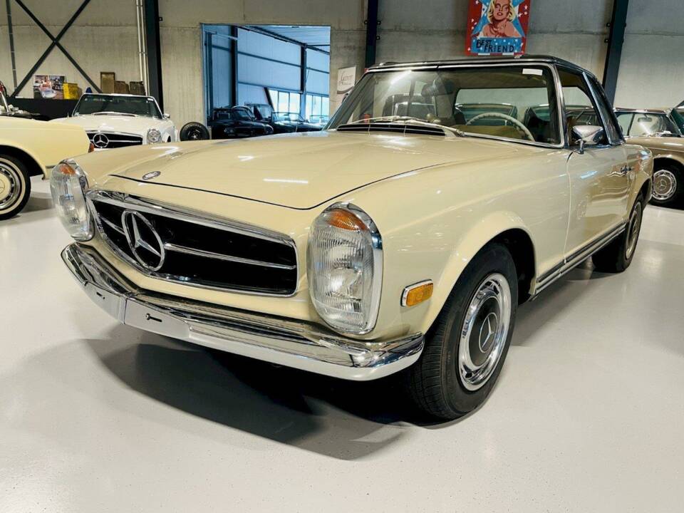 Afbeelding 7/36 van Mercedes-Benz 280 SL (1970)