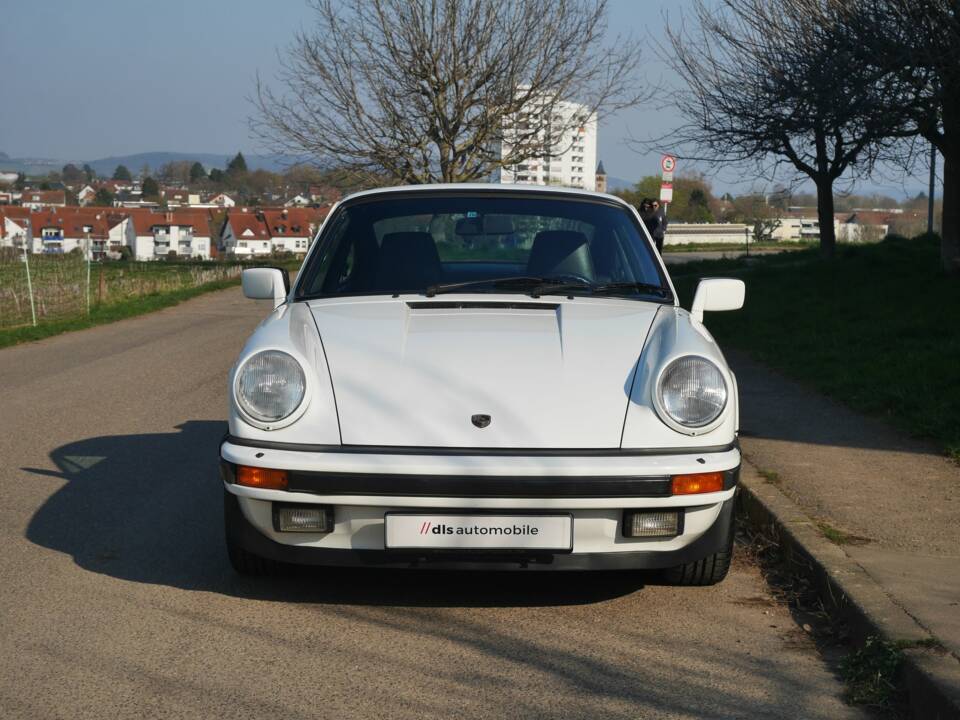 Afbeelding 6/20 van Porsche 911 Carrera 3.2 (1985)