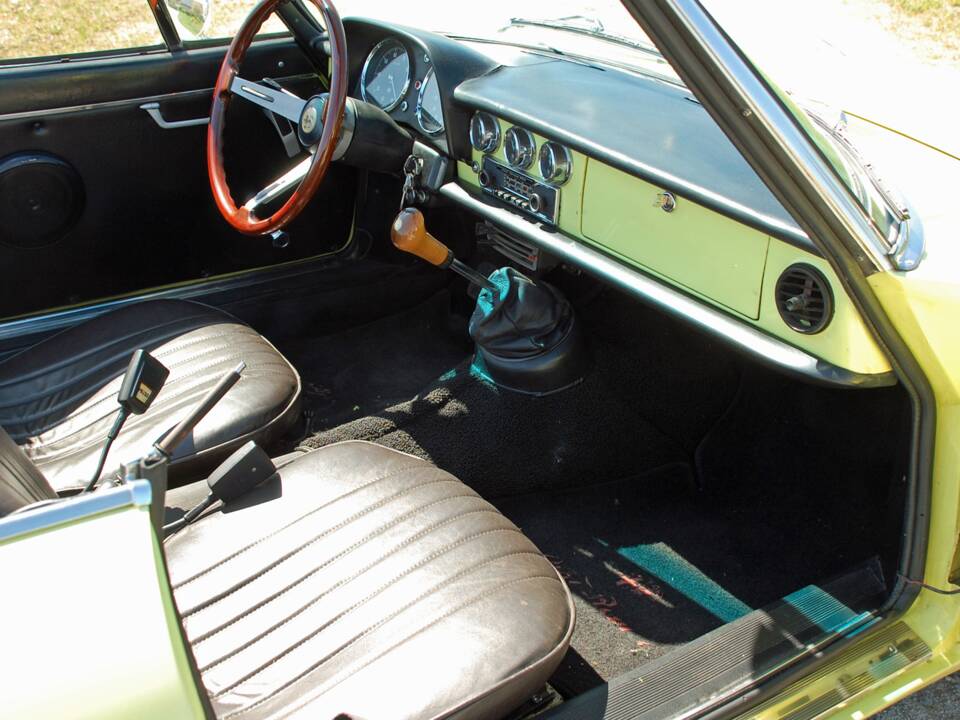Image 14/24 of Alfa Romeo 1600 Spider (1976)