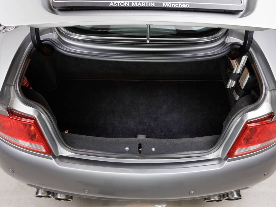 Bild 13/29 von Aston Martin V12 Vanquish (2001)