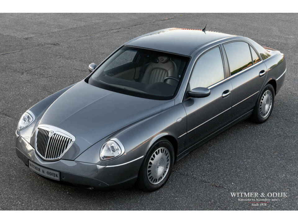 Imagen 2/33 de Lancia Thesis 3.0 V6 (2002)