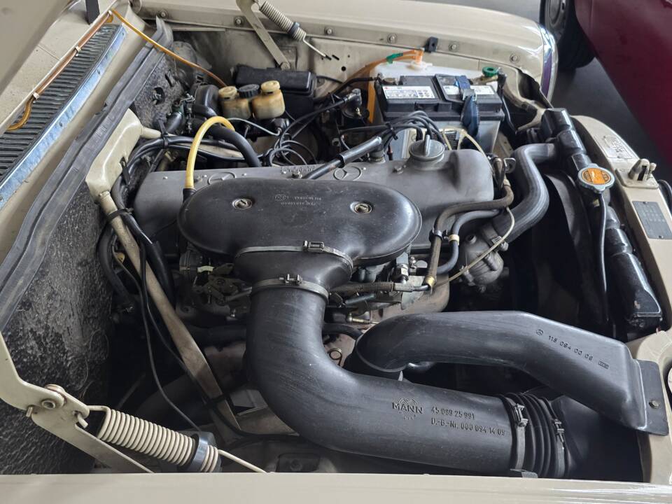 Image 15/21 de Mercedes-Benz 250 (1969)