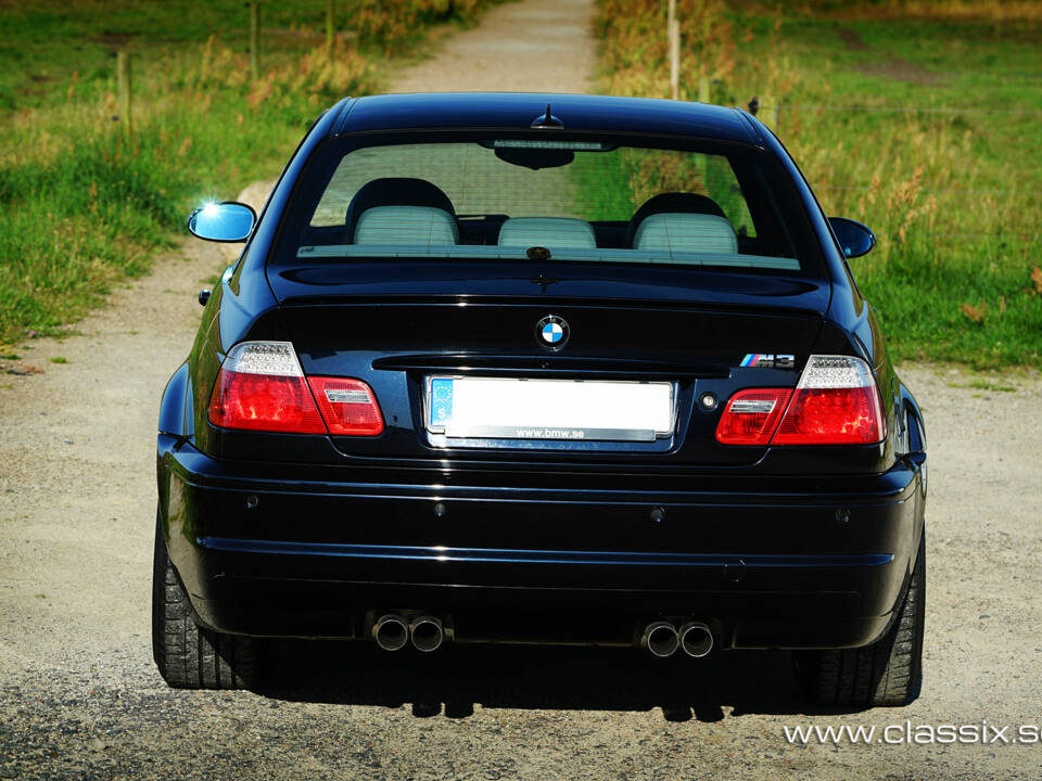 Image 6/26 of BMW M3 (2005)