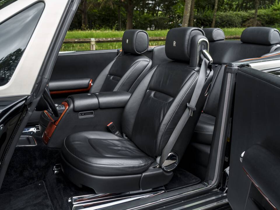 Image 28/35 of Rolls-Royce Phantom DHC (2008)
