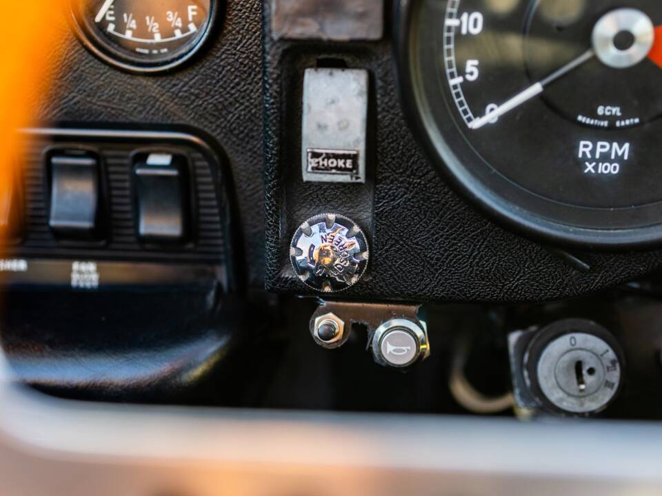 Image 40/50 de Jaguar E-Type (1969)