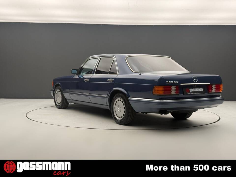 Image 6/15 of Mercedes-Benz 300 SE (1991)