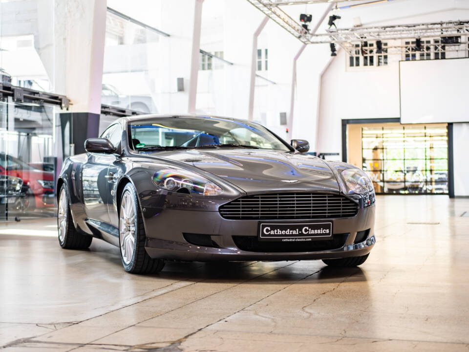 Imagen 2/50 de Aston Martin DB 9 (2006)