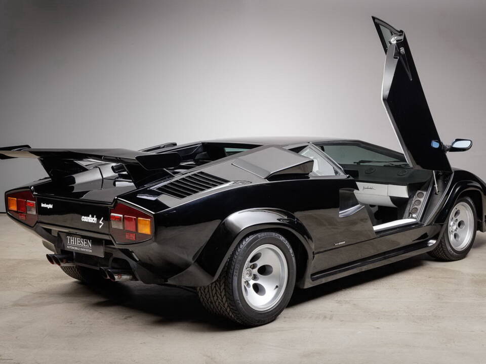 Image 35/50 of Lamborghini Countach LP 400 S (1982)