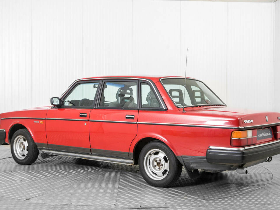 Image 6/50 of Volvo 240 (1987)