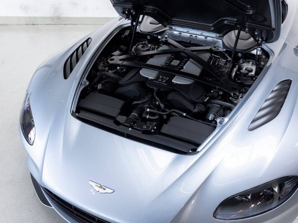 Bild 44/47 von Aston Martin V12 Speedster (2021)
