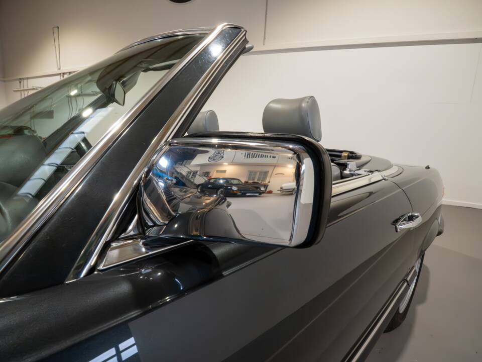 Image 24/32 of Mercedes-Benz 280 SL (1985)