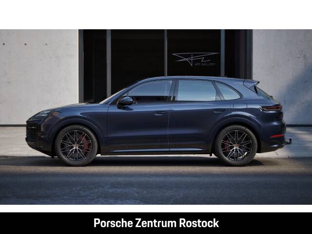 Image 2/14 of Porsche Cayenne S E-Hybrid (2026)