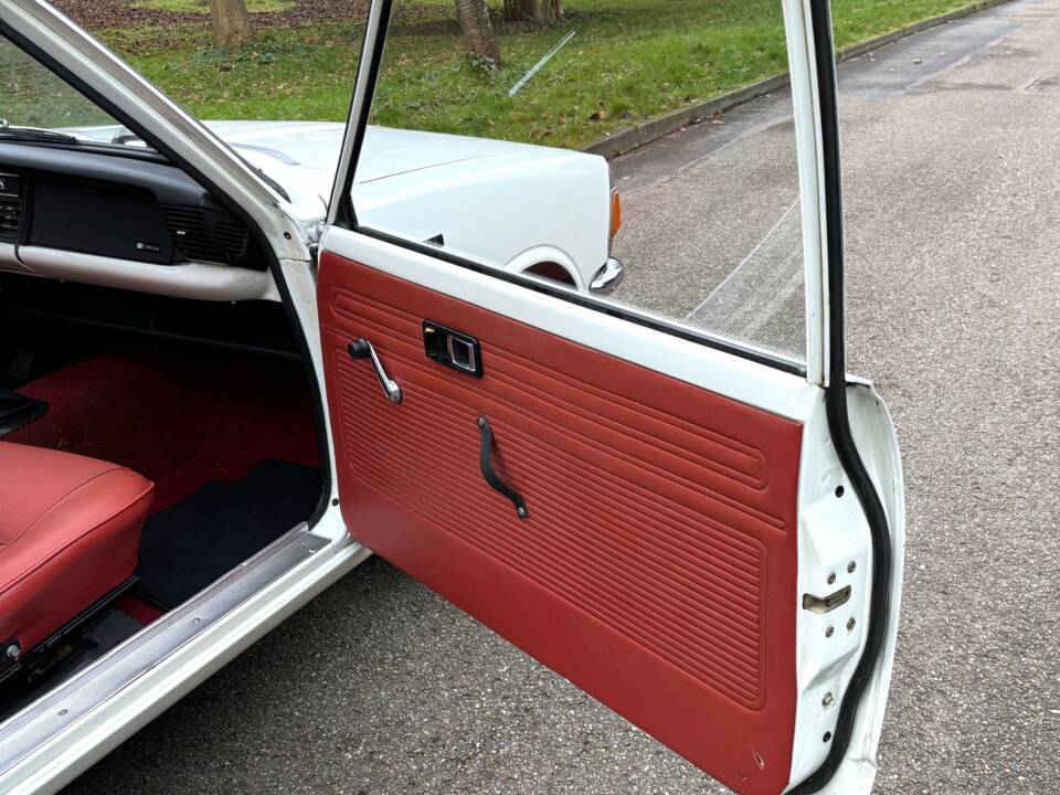 Immagine 11/21 di Toyota Corolla 1200 (1971)
