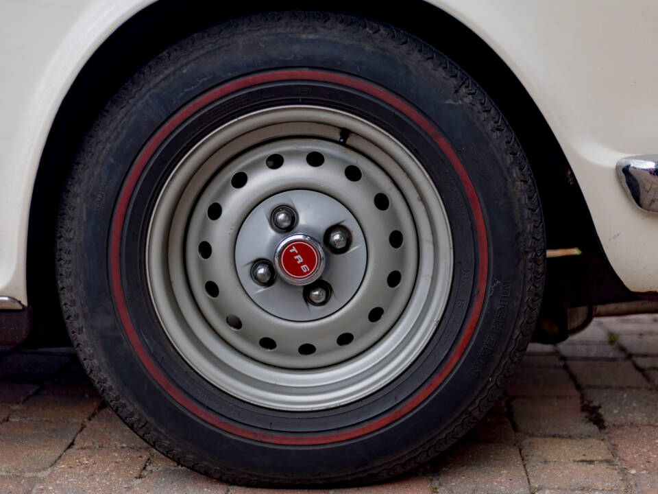 Imagen 10/30 de Triumph TR 6 (1977)